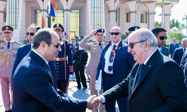 نشاط رئاسي مكثف.. الرئيس السيسي يودع تبون ويلتقي زعيم أكبر مجموعة سياسية بالبرلمان الأوروبي