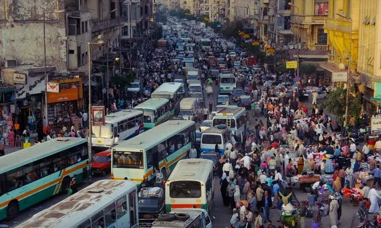 الغلاء لن يوقف قطار التكاثر.. عدد سكان مصر يصل لـ107 ملايين نسمة