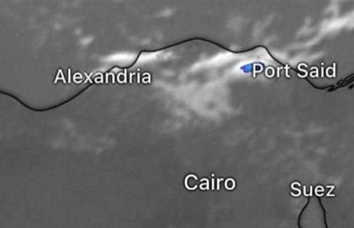 صور الأقمار الصناعية تشير إلى تكاثر السحب المنخفضة والمتوسطة الممطرة ببعض مناطق