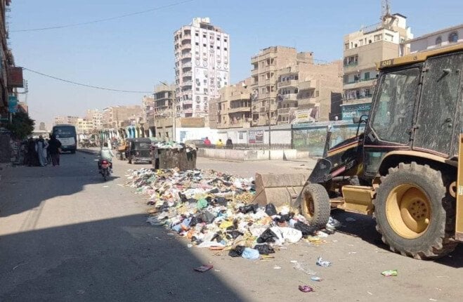 غرامة 4 آلاف جنيه والتحفظ على السيارة لمواجهة إلقاء المخلفات على الطرق والمحاور بالقاهرة الجديدة – صحيفة الخبر